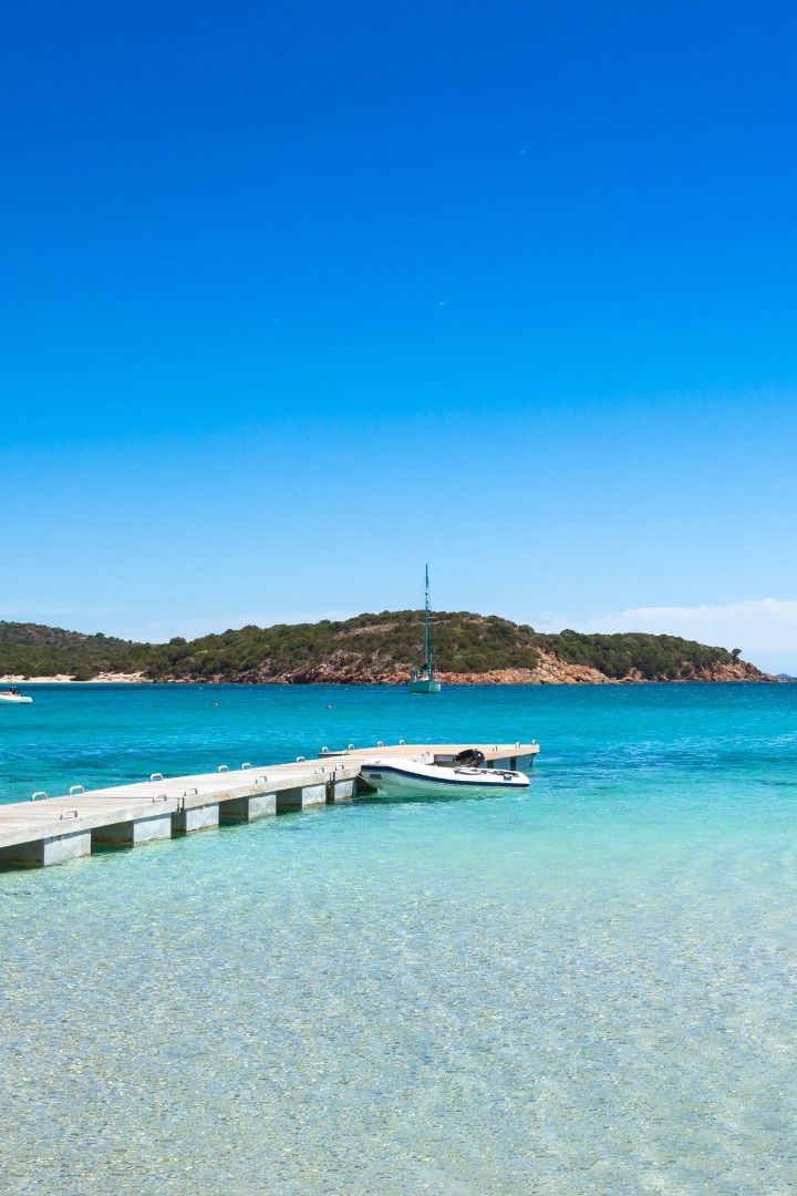 La plage de Rondinara près du domaine en Corse-du-Sud