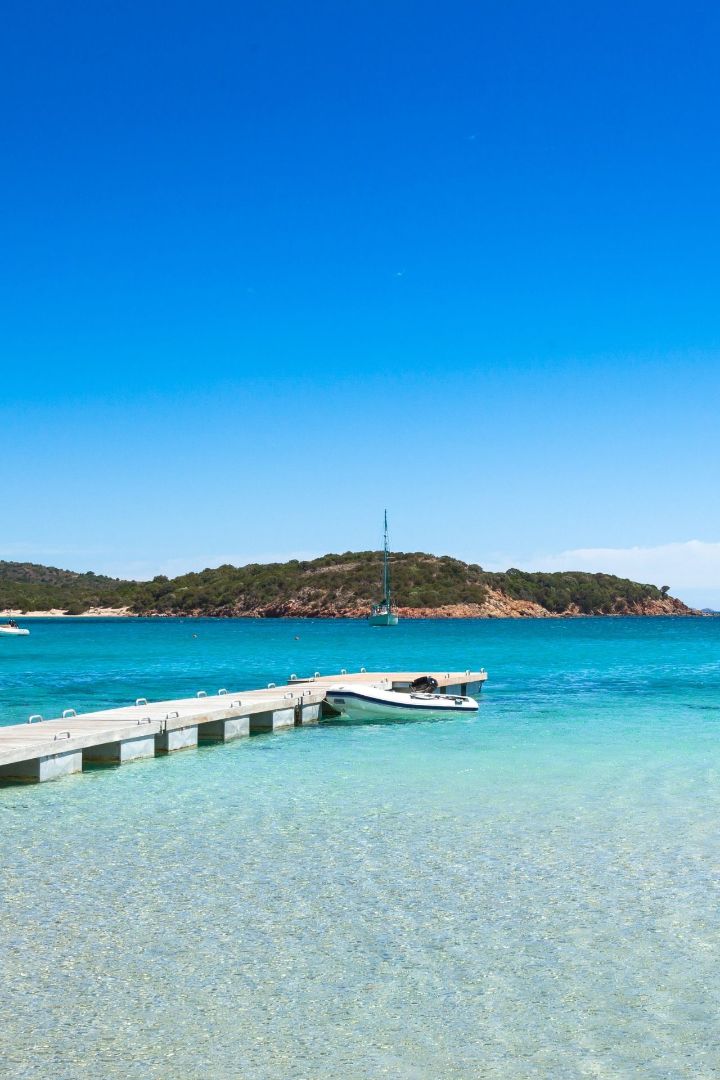 La plage de Rondinara près du domaine en Corse-du-Sud